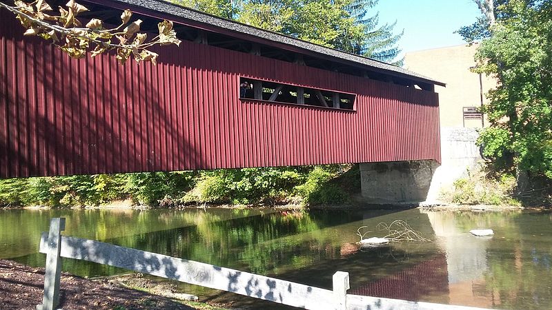 File:Covered bridge at Messiah College in Mechanicsburg, Pennsylvania.jpg