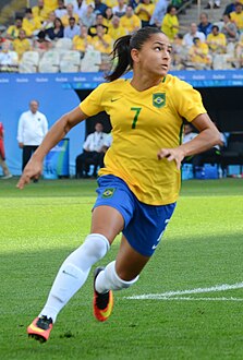 Débora Cristiane de Oliveira no Canadá vs Brasil em futebol feminino, na Rio 2016 (28807772840) (cropped).jpg