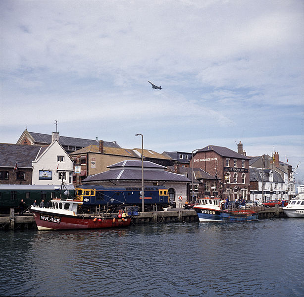 File:D6535 and Concorde at Weymouth Quay.jpg