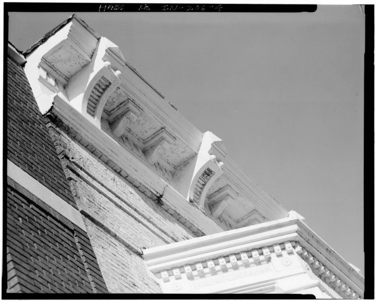 File:DETAIL OF CORNICE AND TOP OF BAY WINDOW - 107 South Main Street (Commercial Building), Elkhart, Elkhart County, IN HABS IND,20-ELK,2-4.tif