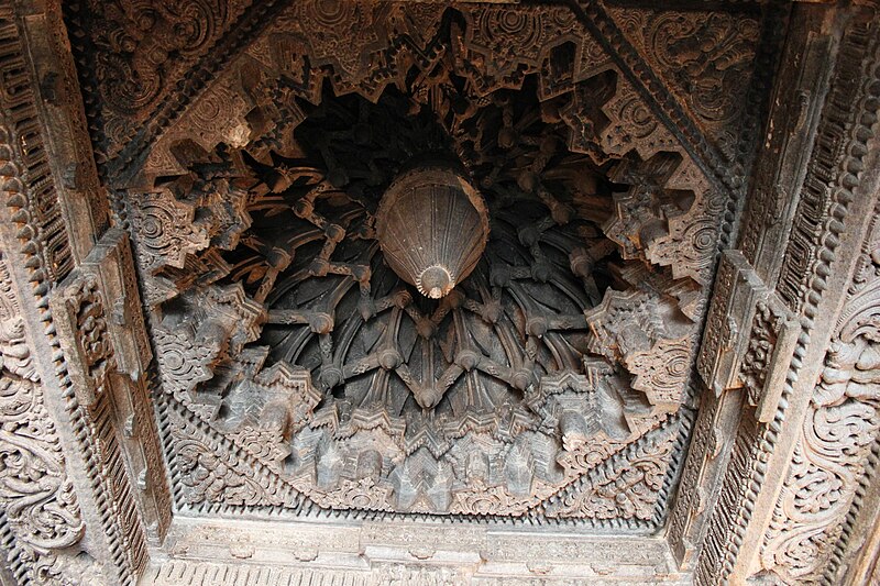 File:Domical bay ceiling in the mantapa of Chennakeshava temple at Somanathapura 2.JPG