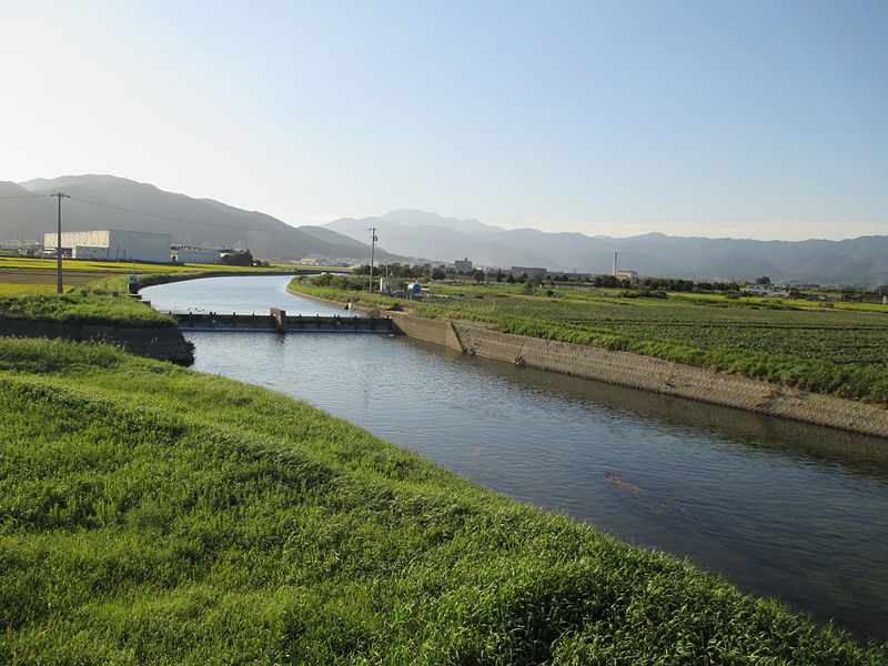 File:Doro river, Ogaki,2013.JPG