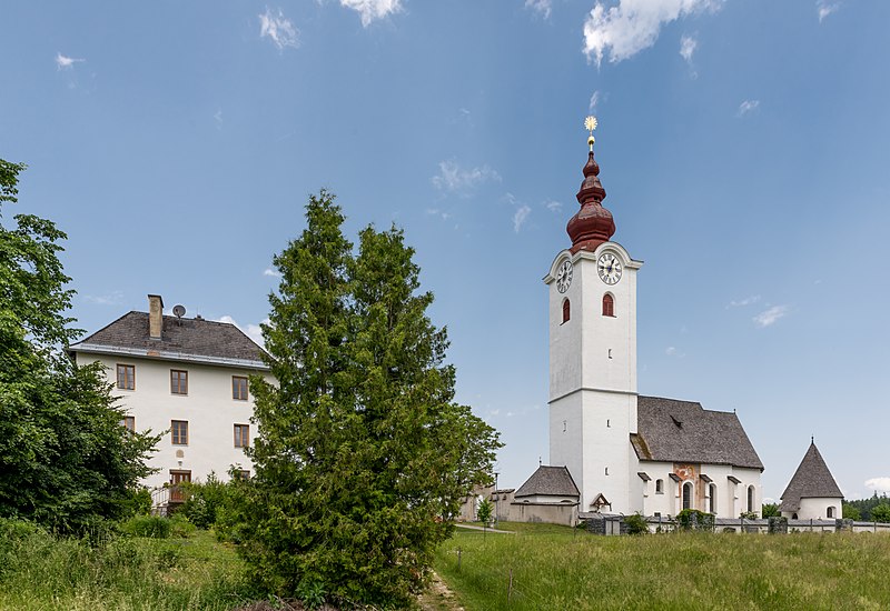 File:Ebenthal Radsberg 1 Pfarrhof und Pfarrkirche hl. Lambert mit Karner 12062019 6735.jpg
