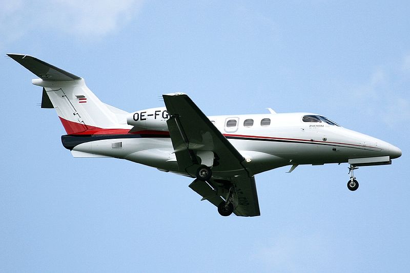 File:Embraer 500 Phenom 100, Grossmann Air Service JP7554233.jpg