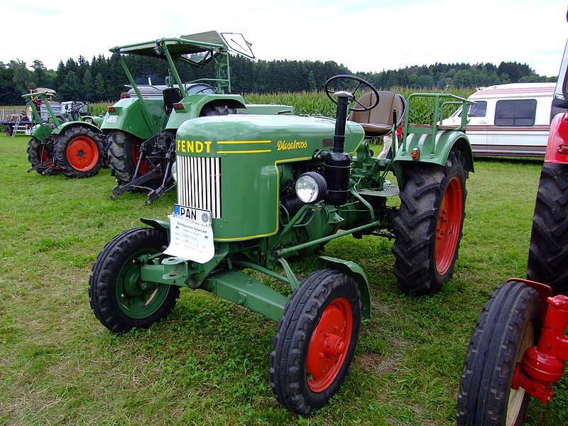 Das Fendt Dieselross  800px-Fendt_Dieselross_F24LA_24PS_1956