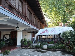 Ferdinand E. Marcos Presidential Center labas