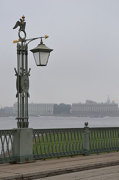 File:Foggy Morning Lantern on Ioannovsky Bridge.jpg