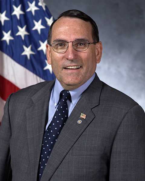 File:Fred P. Lewis 2005.jpg