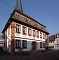 Hauptstraße 2: Rathaus; spätbarocker Mansardwalmdachbau, um 1730/31, Architekt Sigismund Zeller