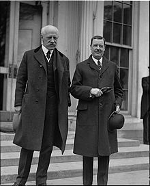Fotografia di Nansen e del diplomatico norvegese Helmer Bryn