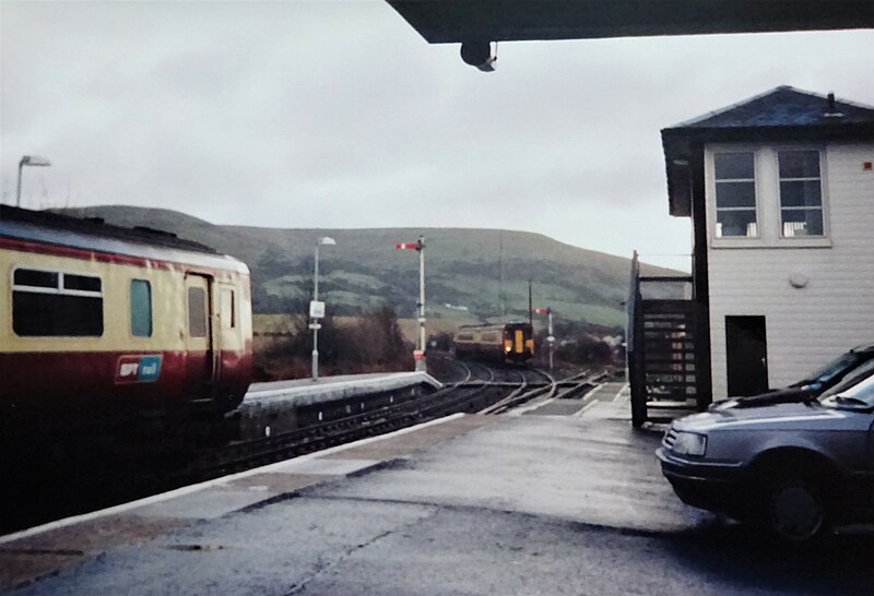 File:Girvan Station. View towards Stranraer. South Ayrshire.jpg