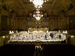 Suuri sali Tonhalle Zurich.JPG