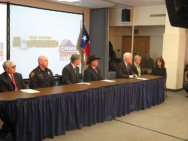 Abbott and John Cornyn highlight Crime Stoppers Month in San Antonio, 2008