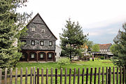 English: Buildings in Großschönau (Sachsen). Polski: Zabudowa we wsi Großschönau, Saksonia.