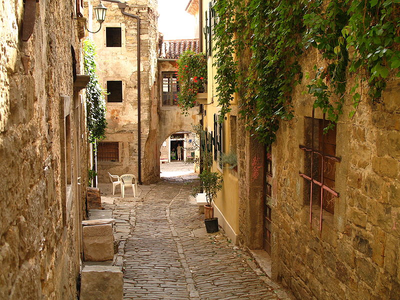 File:Groznjan street.jpg