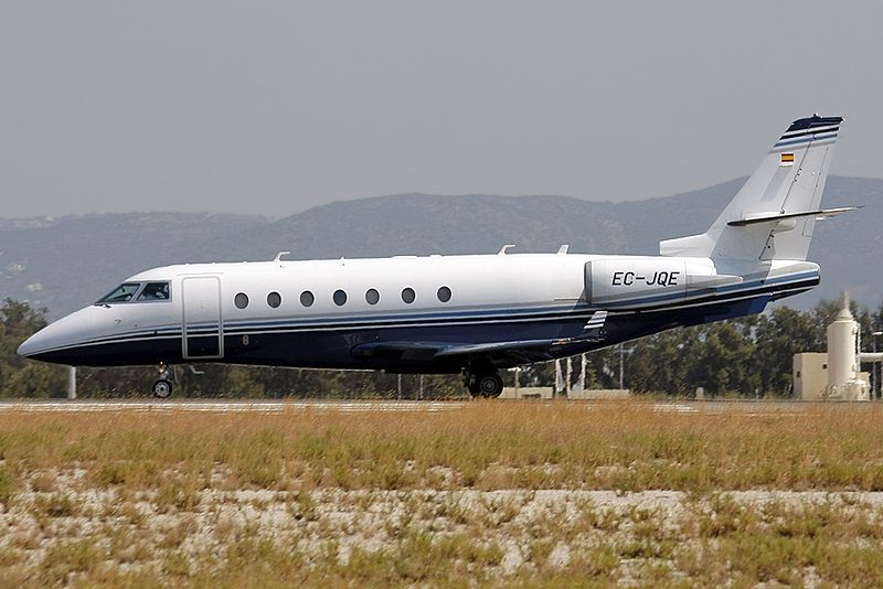 File:Gulfstream G200, Executive Airlines JP7171368.jpg