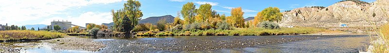 File:Gypsum, Colorado - Eagle River pano 01.jpg