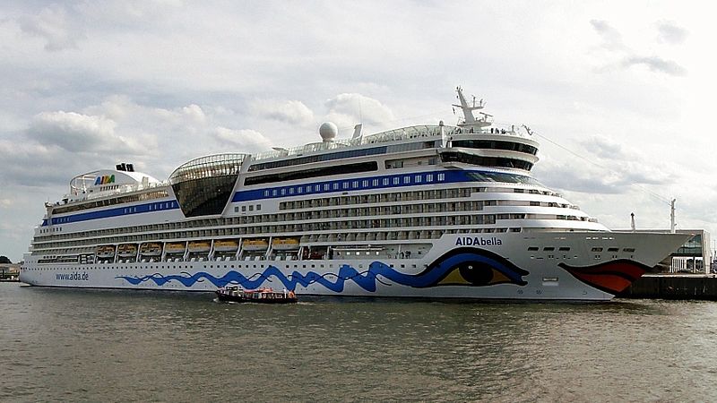 File:Hamburg Cruise Center Steinwerder 09 (cropped).JPG