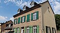 Residential building in a former courtyard