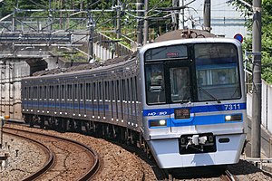 北総線を走行する7300形電車 （2021年7月 松飛台駅）