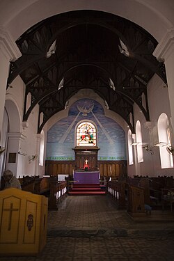 Holy Trinity Church, Bangalore Inside.jpg