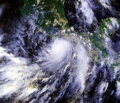 L'ouragan Pauline à sa plus grande intensité