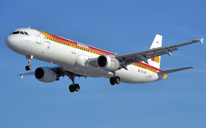 File:Iberia a321-200 ec-hui arp.jpg