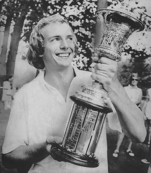 Jerry Pate with U.S. Amateur trophy, 1974