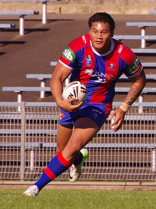 Leilua playing for the Knights in 2013