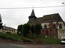 Jumel église et monument-aux-morts.jpg