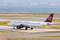 吉祥航空的空中客车A320-200型客机在关西国际机场滑行