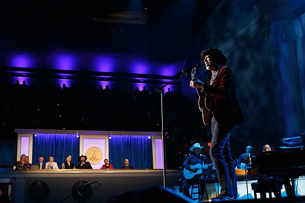 Keb' Mo' performs in 2020.