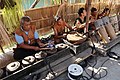 Bahasa Indonesia: Kelentangan adalah seperangkat pertunjukan musik tradisional masyarakat Dayak Benuaq yang banyak digunakan untuk berbagai macam kepentingan seperti iringan tarian hiburan maupun untuk keperluan ritual.