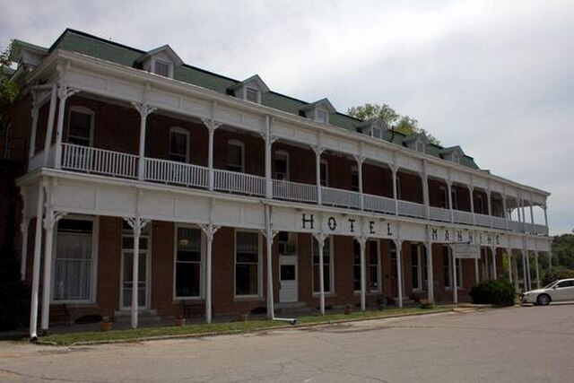 Closeup of Hotel Manning, showing the "steamboat style" design.