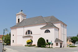 Kirche 23398 in A-2172 Schrattenberg.jpg