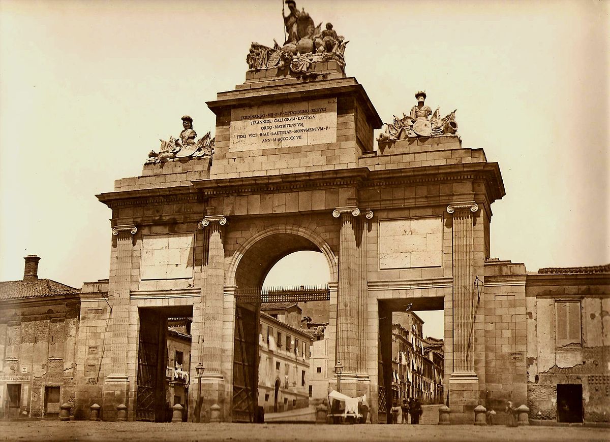 leyendo Crueldad Aproximación Archivo:La Puerta de Toledo unida a la cerca que rodeaba Madrid. Fotografía  de J. Laurent (1865).jpg - Wikipedia, la enciclopedia libre
