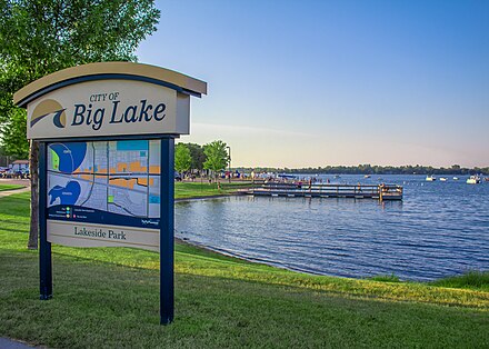 Lake side. Миннесота озера. Lakeside Park Минск. Биг Лейк. Сколько озер в Миннесоте.