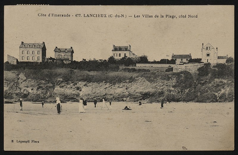 File:Lancieux - Villas de la Plage côté nord - AD22 - 16FI1955.jpg