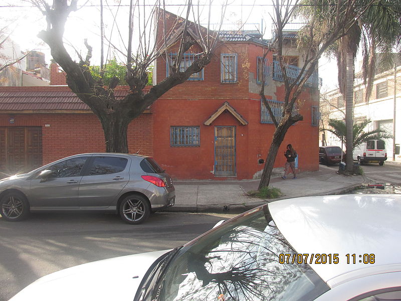 File:Las calles de mi barrio 00.JPG