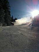 Canons à neige en fonctionnement sur la Piste du Tétras à Gérardmer.