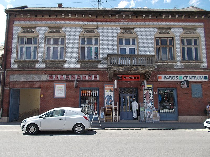 File:Listed building. - 9 Kossuth Lajos Street, Esztergom.jpg