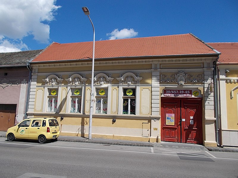 File:Listed house. - 11 Jókai Street, Bethlenváros, 2016 Hungary.jpg