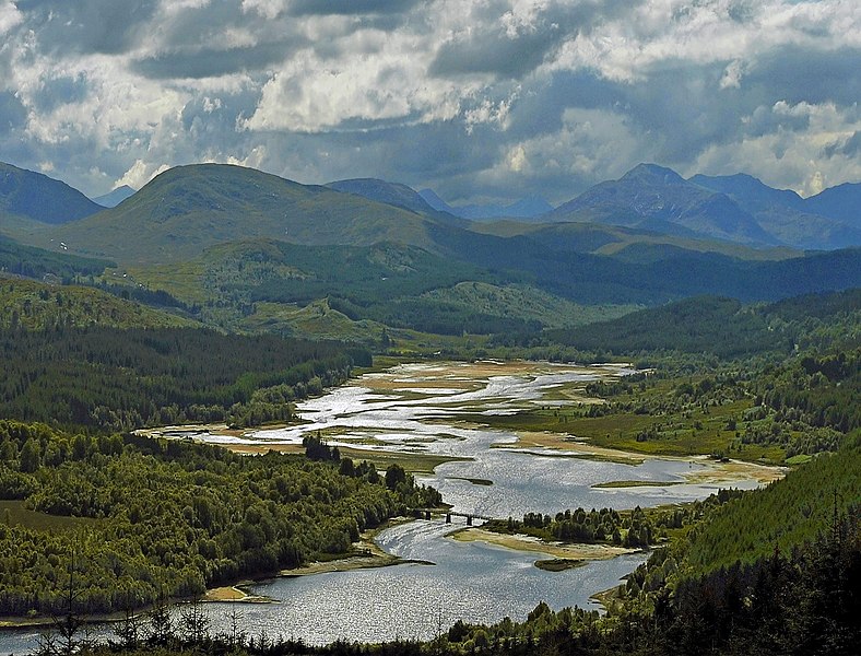 File:Loch Garry by Kenny Barker.jpg