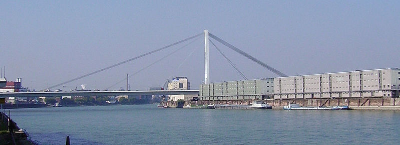 File:Ludwigshafen Mannheim Schuhmacherbruecke.jpg