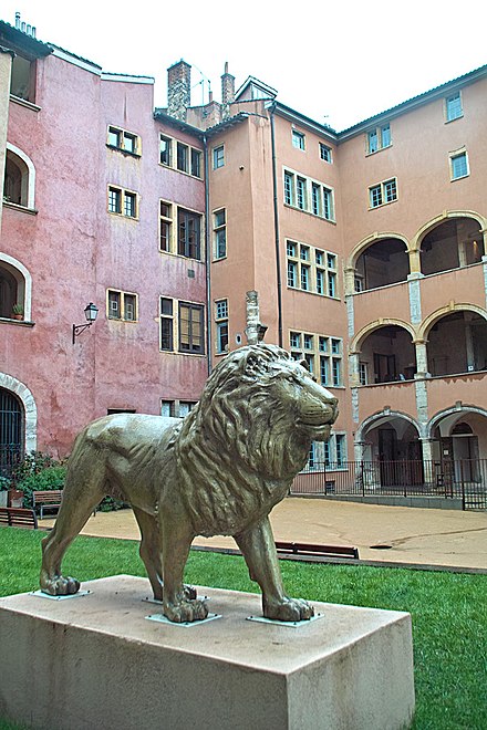 The lion, symbol of the city, on display at Maison des avocats