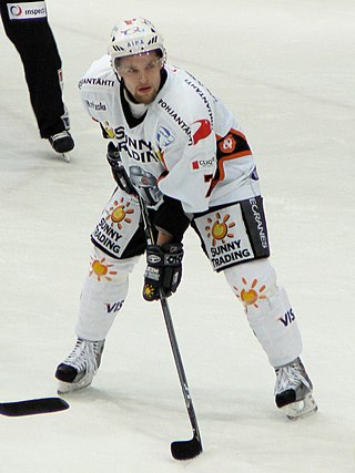 <span class="mw-page-title-main">Mikko Mäenpää</span> Finnish ice hockey player