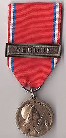 Médaille de Verdun du colonel Brébant (recto).jpg