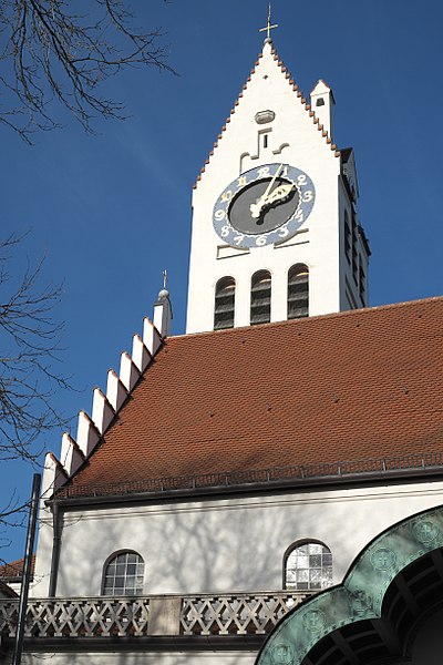 File:München-Schwabing Erlöserkirche Turm 865.jpg