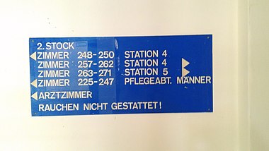 Armenversorgungshaus St. Martin — Schild aus der Zeit der Nutzung als Altenheim (also vor 1988)