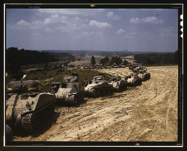 File:M-4 tank line, Ft. Knox, Ky.1a35207v.jpg